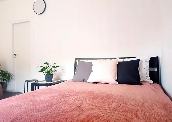 Prywatny W Sercu Warszawy 6 招待所 *